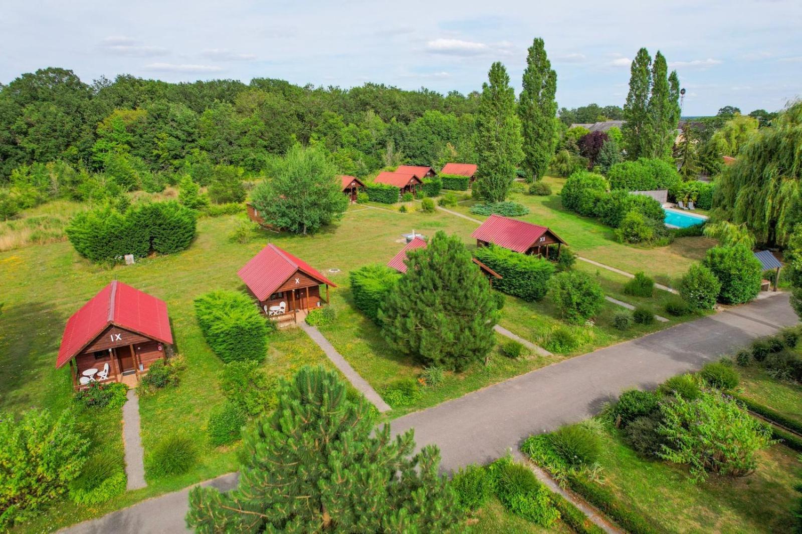 Les Cabanes Parisiennes - Chalets 1H30 From Paris - 62P Sainte-Genevieve-des-Bois Exterior photo